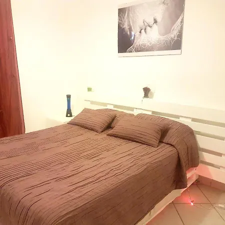 With 3 Bedrooms In With Wonderful City View And Wifi *