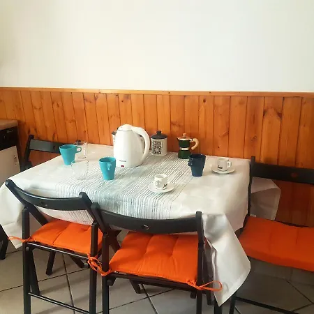 With 3 Bedrooms In With Wonderful City View And Wifi * Reggio nell'Emilia