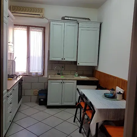 With 3 Bedrooms In With Wonderful City View And Wifi Reggio nell'Emilia
